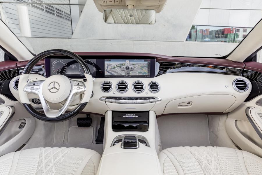 Торпедо Mercedes-Benz S560 Cabriolet (A217) 2017 года  (WW) (фото 21 из 24)